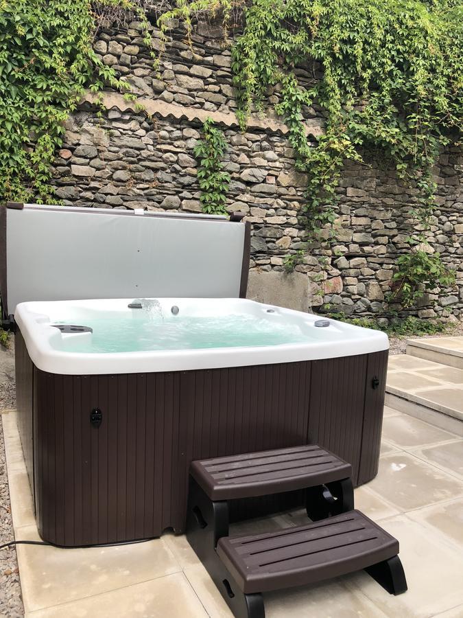 The Barn In The Courtyard Aparthotel Ълвърстън Екстериор снимка